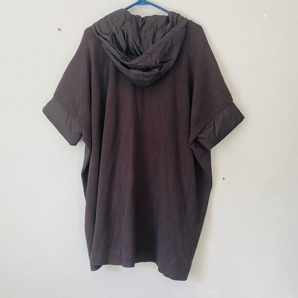 Chicos Zenergy Knit Jacke S-M Brown Espresso Hooded Puffer Trim Short Sleeve Zip - Picture 2 of 8